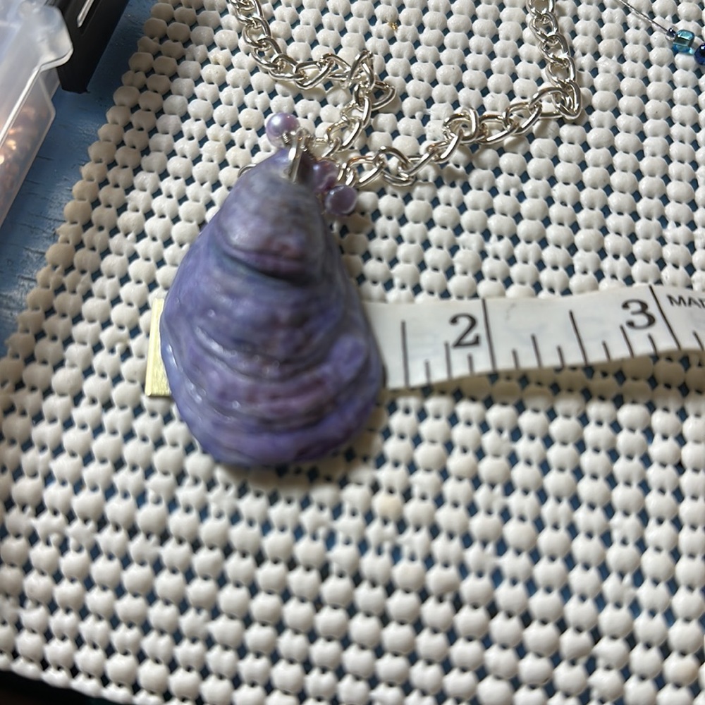 Dyed oyster shell necklace   #3 - Picture 8 of 8